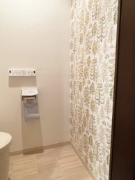 柔らかく優しい印象の流線的デザインでトイレ空間を演出 世田谷区S様邸 柔らかく優しい印象の流線的デザインでトイレ空間を演出 世田谷区S様邸